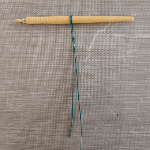 הסבר איך לסובב את מוט המתכת